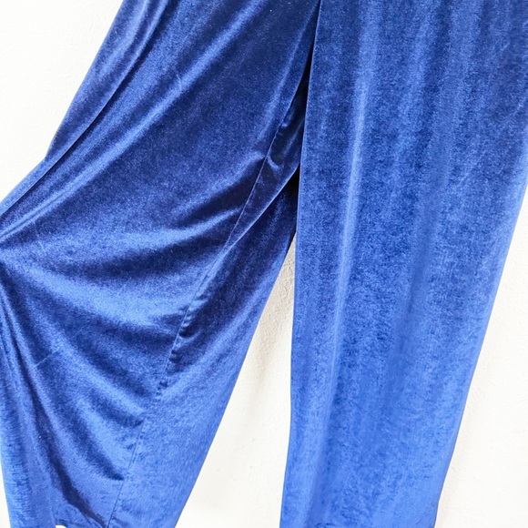 Petal & Pup Blue Velvet Jumpsuit Size Medium - Picture 3 of 7